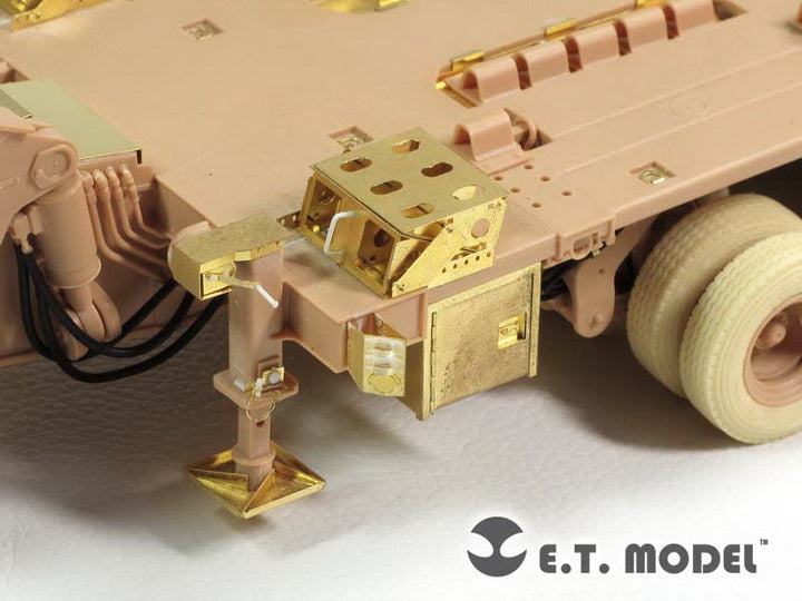 E.T. Model 1:35 Modern U.S. M1000 Heavy Equipment Trailer Detail Set