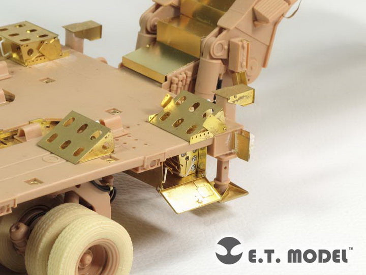 E.T. Model 1:35 Modern U.S. M1000 Heavy Equipment Trailer Detail Set