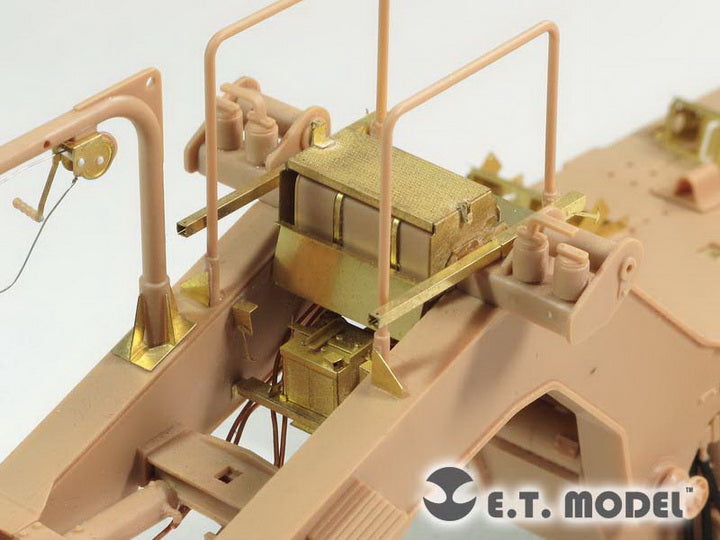 E.T. Model 1:35 Modern U.S. M1000 Heavy Equipment Trailer Detail Set