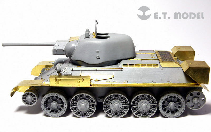 E.T. Model 1/35 WWII Soviet T-34/76 Mod.1942 Stamped Turret