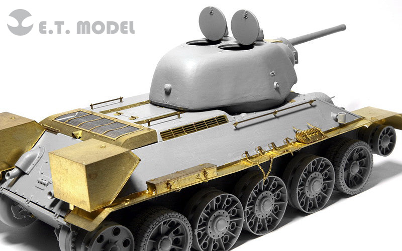 E.T. Model 1/35 WWII Soviet T-34/76 Mod.1942 Stamped Turret