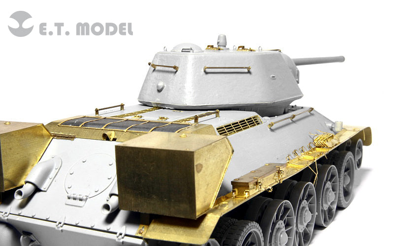 E.T. Model 1/35 WWII Soviet T-34/76 Mod.1942 Stamped Turret