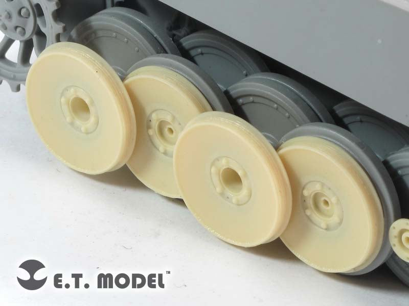 E.T. Model 1:35 Damaged Road Wheels for Tiger I Early Version