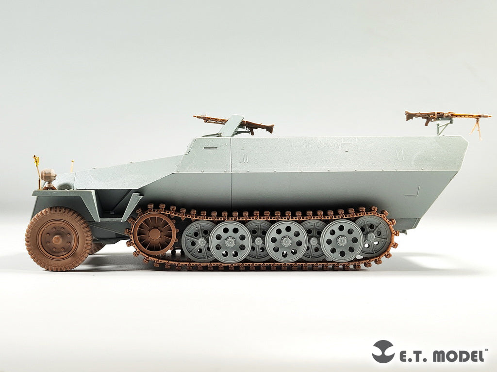 E.T. Model 1/35 WWII German Sd.kfz.251/Sd.kfz.11 Track links & Sprockets（Early）