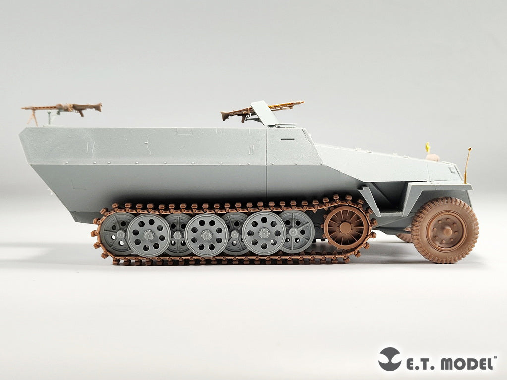 E.T. Model 1/35 WWII German Sd.kfz.251/Sd.kfz.11 Track links & Sprockets（Late）