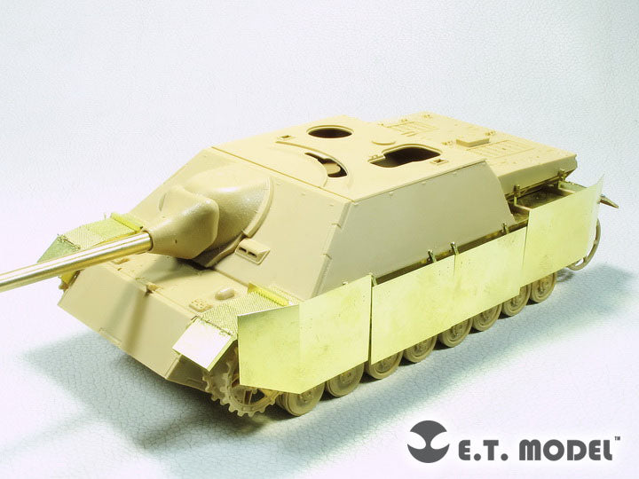 E.T. Model 1:35 WWII German Jagdpanzer IV L/70(V) Schurzen Detail Set