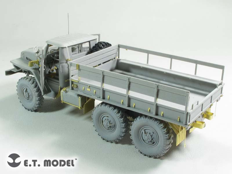 E.T. Model 1:35 Russian URAL-4320 Truck Detail Set