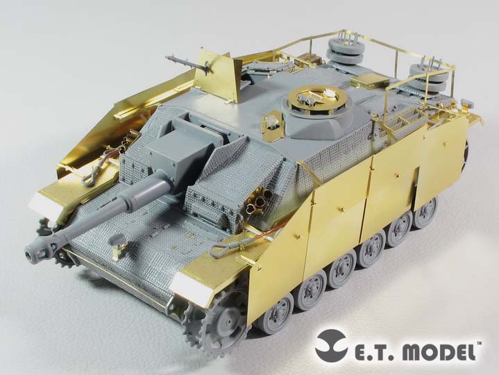 E.T. Model 1:35 WWII German StuG.III Ausf.G Schurzen (Early version)