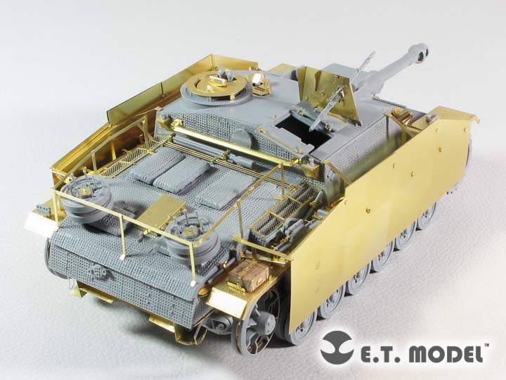 E.T. Model 1:35 WWII German StuG.III Ausf.G Schurzen (Early version)