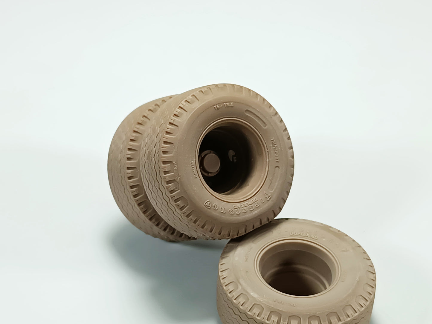 E.T. Model 1/35 US M911 C-HET(8x6) Sagged wheels