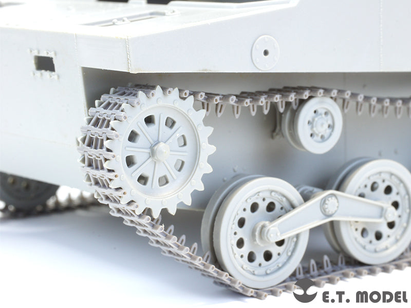 E.T. Model 1/35 IJN Special Type 2 Launch “Ka-Mi” Amphibious Tank Workable Track