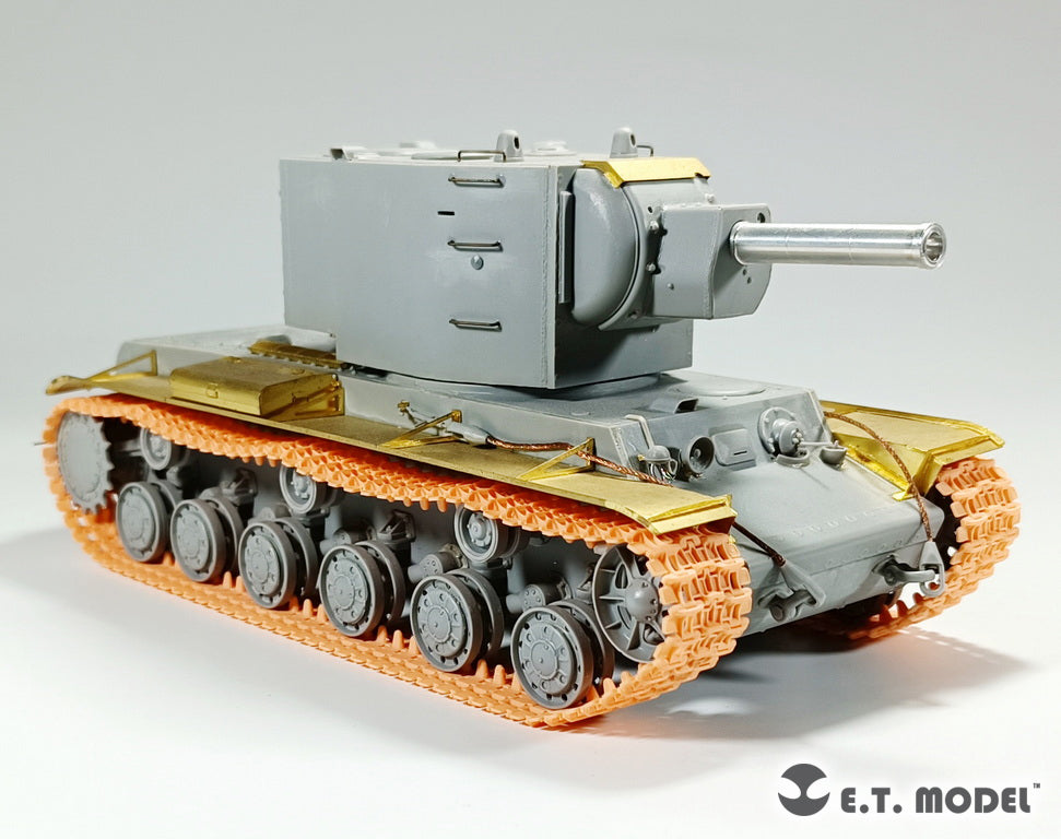 E.T. Model 1/35 Russian KV-1/2 Heavy Tank （700mm Early version) Workable Track