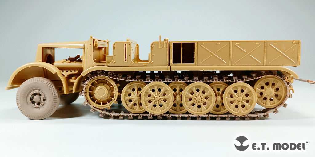 E.T. Model 1/35 WWII German Sd.Kfz.9 18t FAMO Sagged front wheels and Workable Track