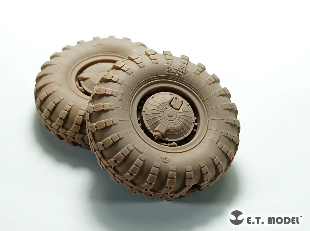 E.T. Model 1/35 Russian BTR-80 APC Weighted Road Wheels(Narrow)