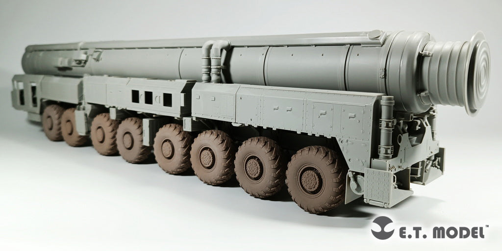 E.T. Model 1/35 15U175 TEL of RS-12M1 Topol-M ICBM complex Sagged wheels