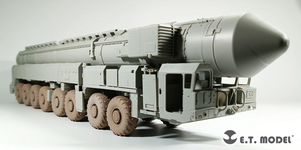 E.T. Model 1/35 15U175 TEL of RS-12M1 Topol-M ICBM complex Sagged wheels