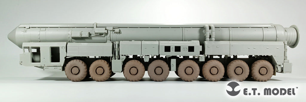 E.T. Model 1/35 15U175 TEL of RS-12M1 Topol-M ICBM complex Sagged wheels