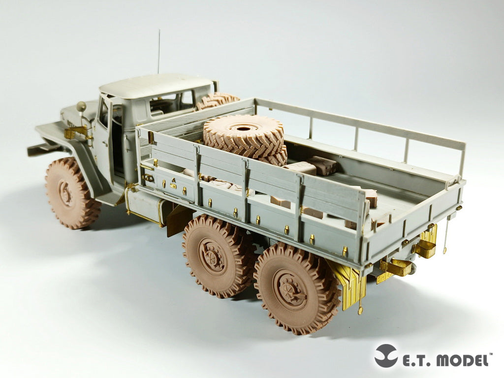 E.T. Model 1/35 Russian URAL-4320 Truck Weighted Road Wheels(3D Printed)