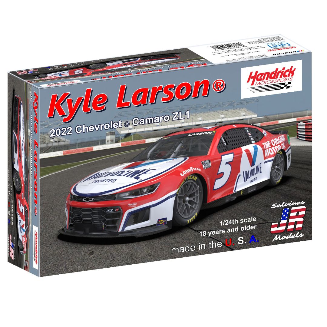 Salvinos J R 1/24 Hendrick Motorsports Kyle Larson 2022 Camaro - Valvoline Plastic Model Kit