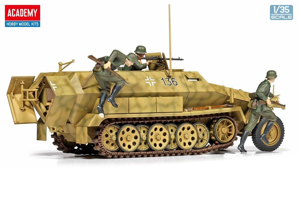 Academy 1/35 German Sd.kfz.251 Ausf.C Plastic Model Kit