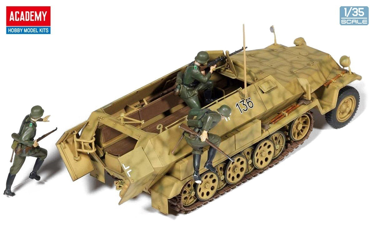 Academy 1/35 German Sd.kfz.251 Ausf.C Plastic Model Kit