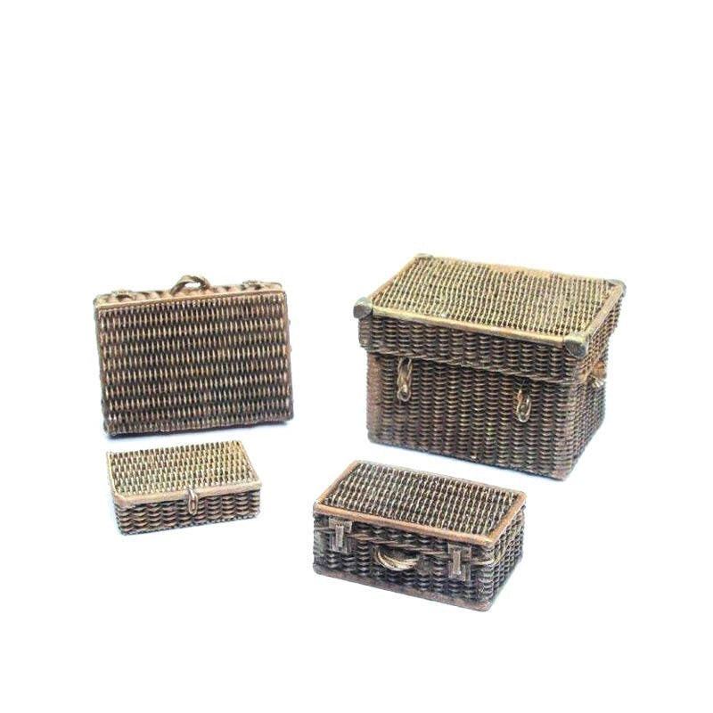 Vallejo 1/35 Wicker Suitcases Diorama Accessory