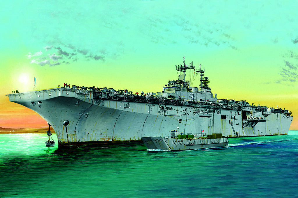 HobbyBoss 1/700 Kearsarge LHD-3 Plastic Model Kit