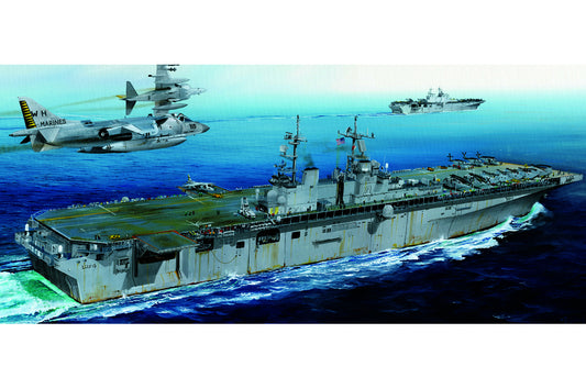 HobbyBoss 1/700 Boxer LHD-4 Plastic Model Kit