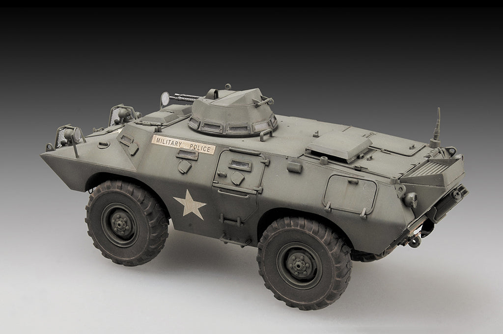 Trumpeter 1/72 M706 Commando Armored Car in Vietnam Plastic Model Kit