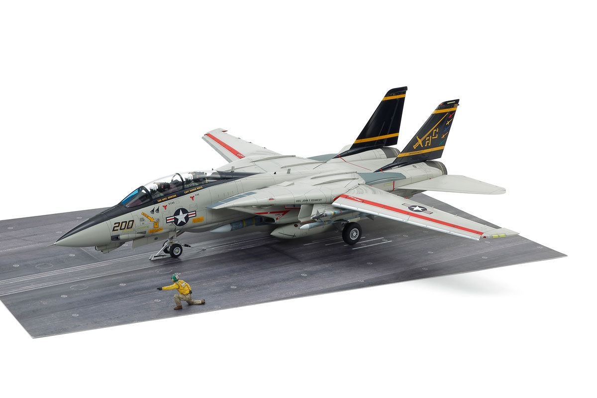 Tamiya 1/48 Grumman F-14A Tomcat (Late Model) Carrier Launch Set